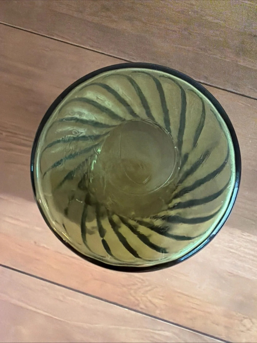 New vintage Green Swirl Glass Vase - Brand Unknown